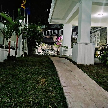 Anna Shanthi Villa Kandy Buitenkant foto