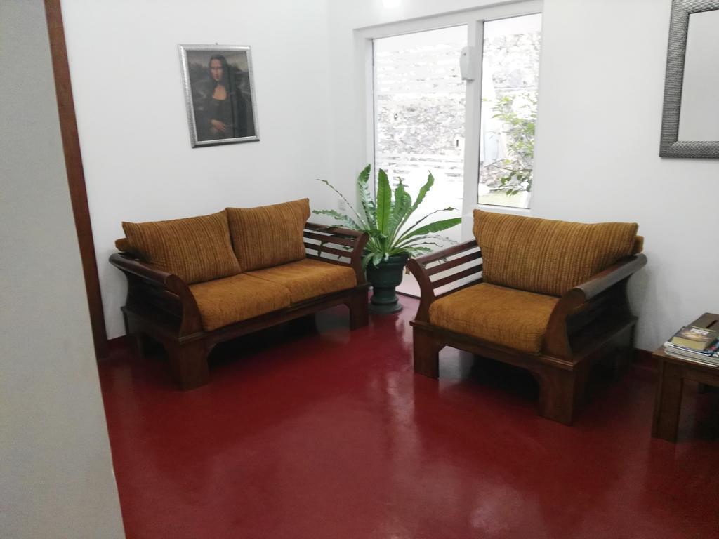 Anna Shanthi Villa Kandy Buitenkant foto