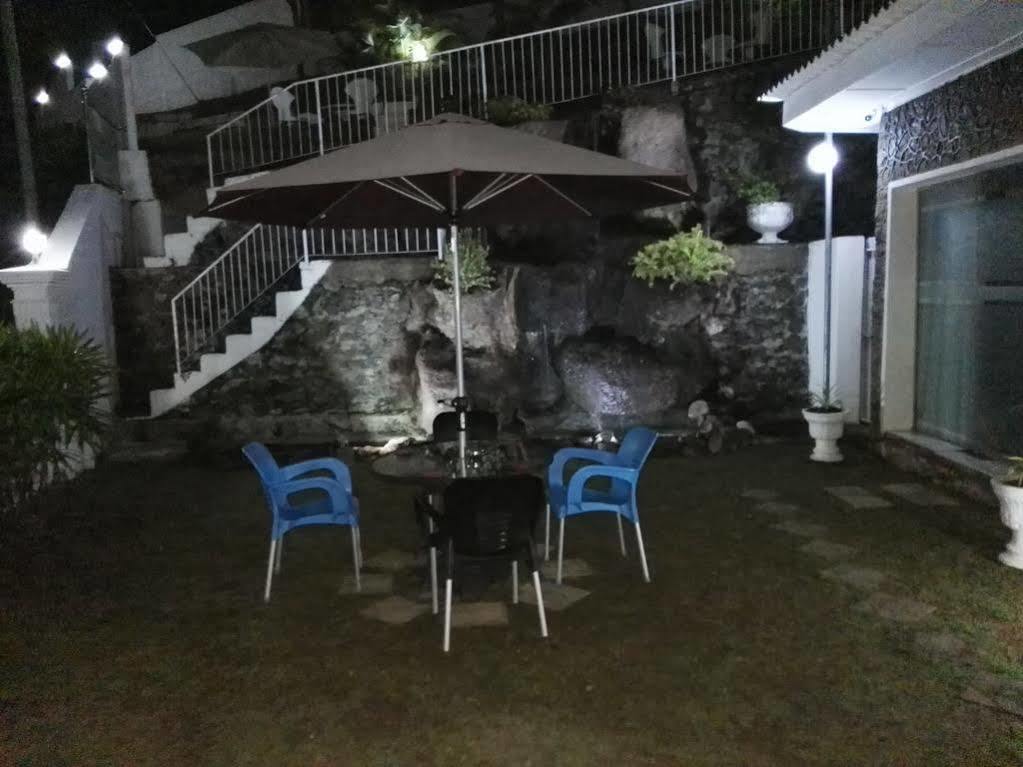 Anna Shanthi Villa Kandy Buitenkant foto
