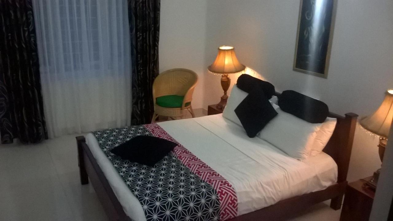 Anna Shanthi Villa Kandy Buitenkant foto