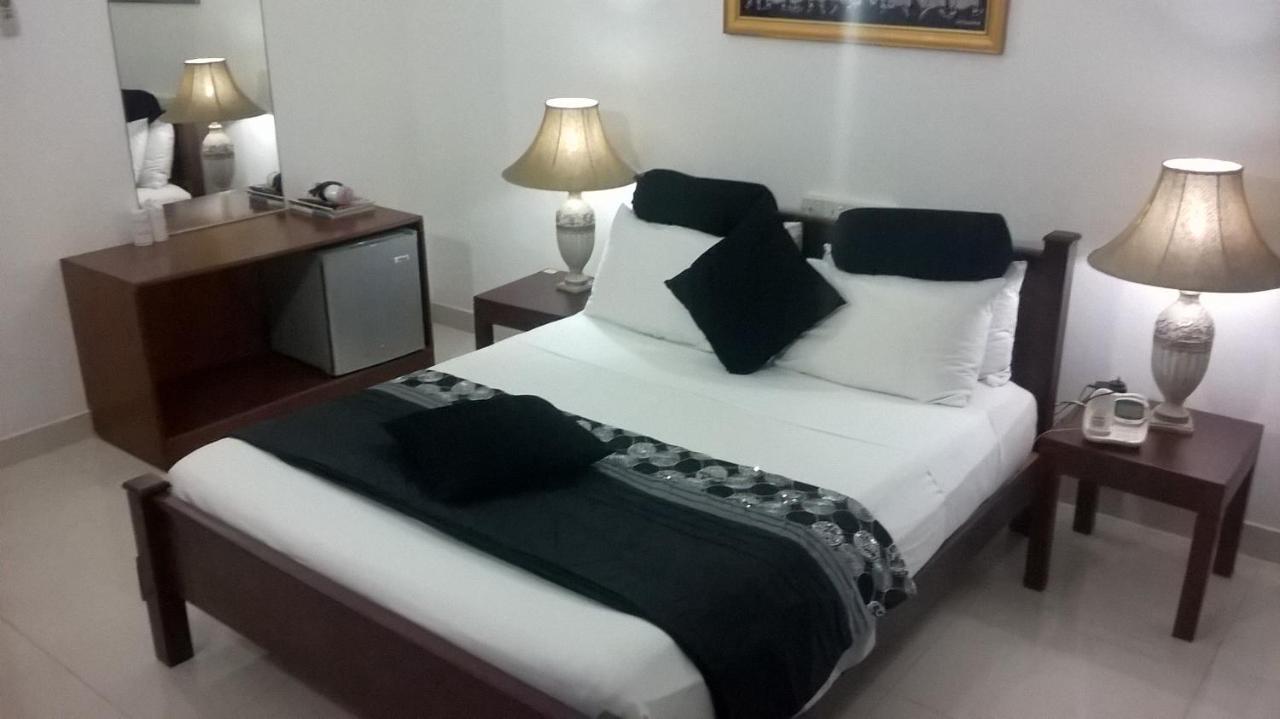 Anna Shanthi Villa Kandy Buitenkant foto