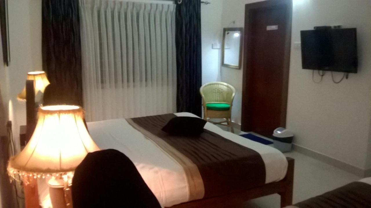 Anna Shanthi Villa Kandy Buitenkant foto