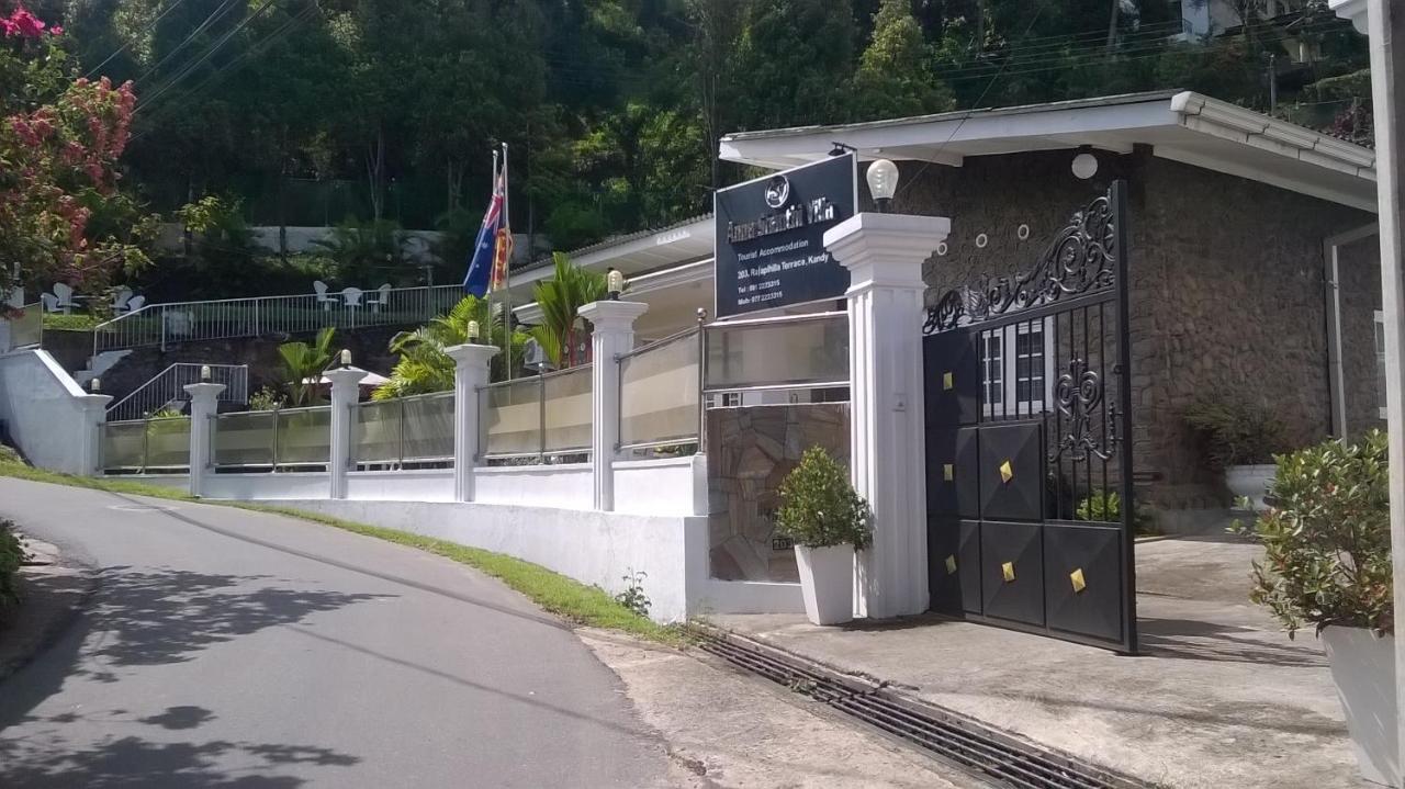 Anna Shanthi Villa Kandy Buitenkant foto