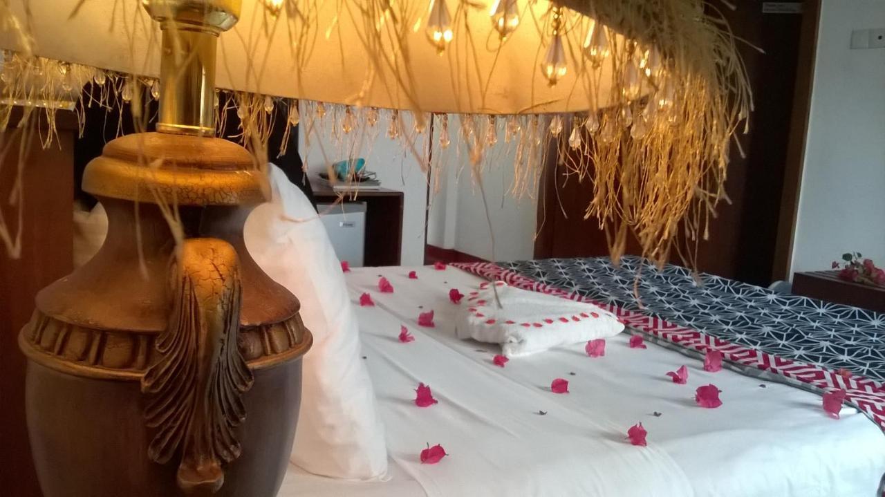 Anna Shanthi Villa Kandy Buitenkant foto