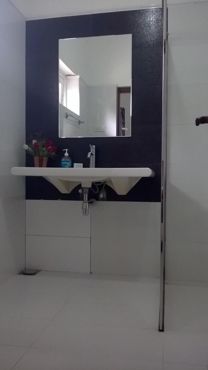 Anna Shanthi Villa Kandy Buitenkant foto