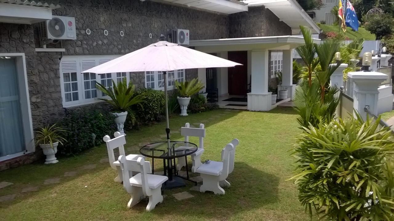 Anna Shanthi Villa Kandy Buitenkant foto