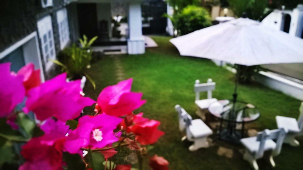 Anna Shanthi Villa Kandy Buitenkant foto