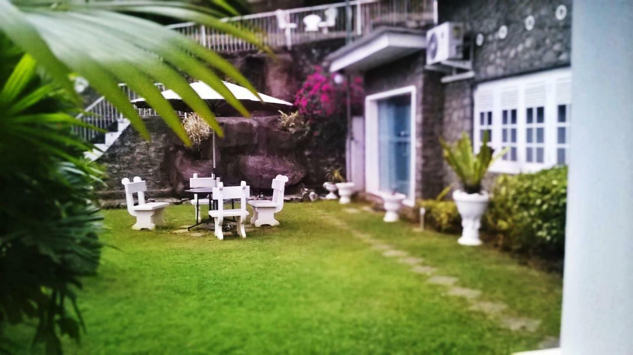 Anna Shanthi Villa Kandy Buitenkant foto