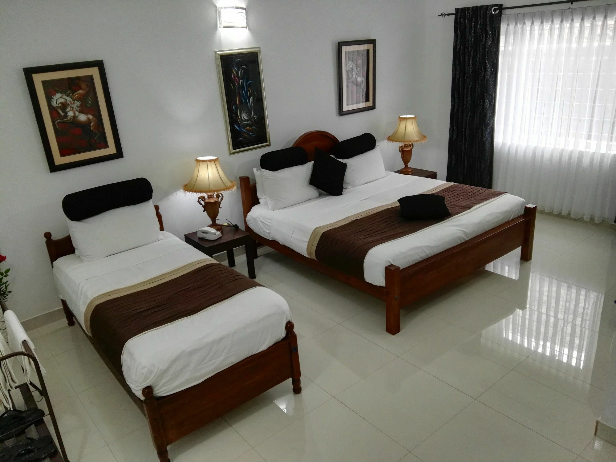 Anna Shanthi Villa Kandy Buitenkant foto