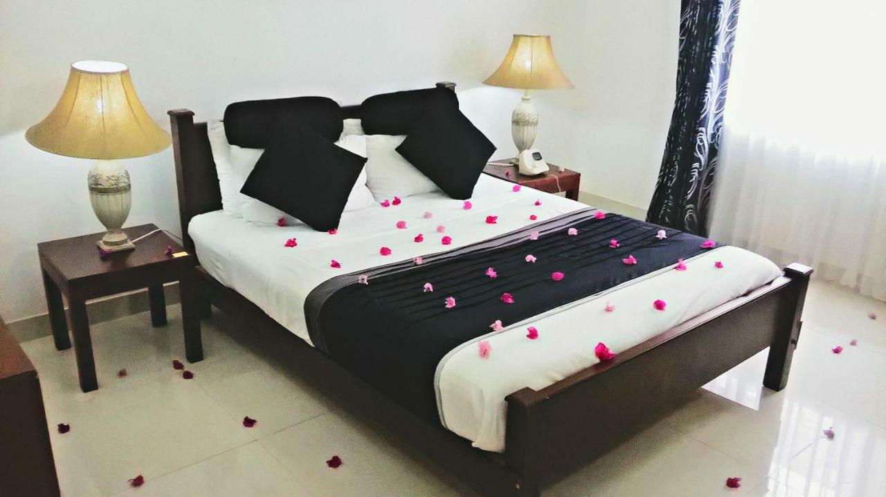 Anna Shanthi Villa Kandy Buitenkant foto